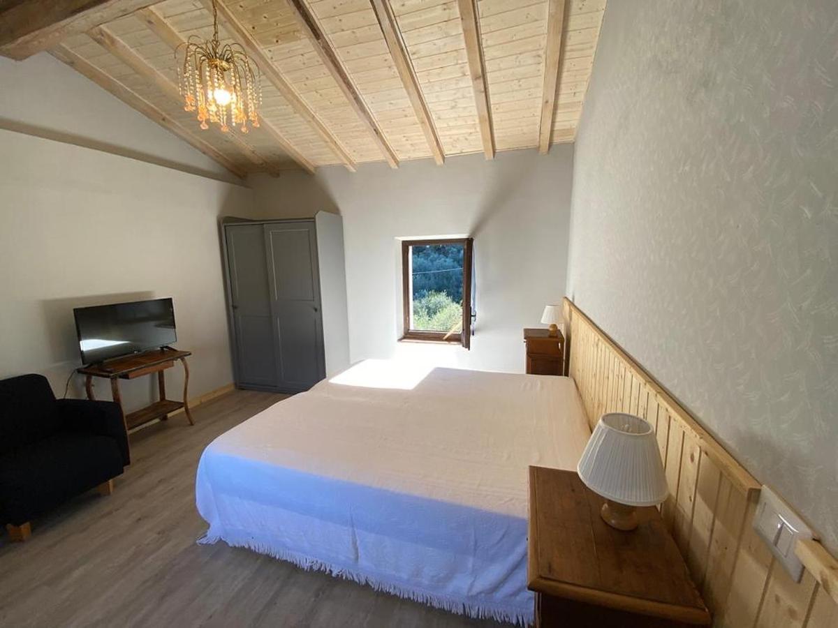 Olive Grove House Apartment Малчезине Екстериор снимка